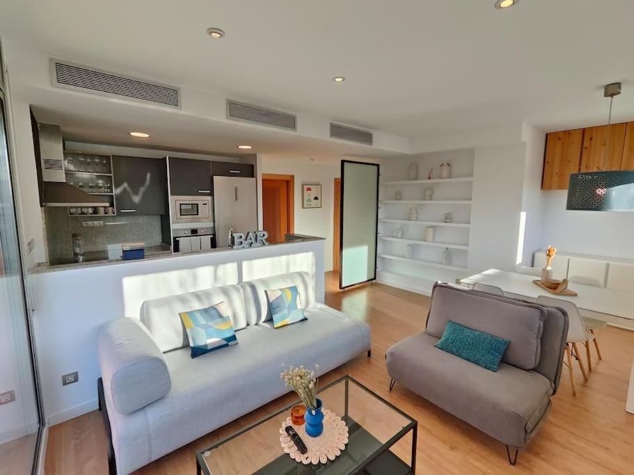 Large Terrace Luxury Apartment Sant Adria de Besos Bagian luar foto