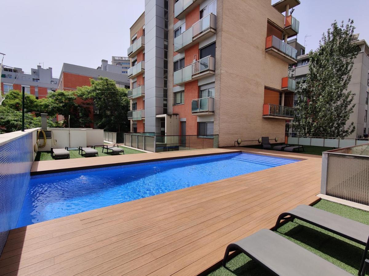 Large Terrace Luxury Apartment Sant Adria de Besos Bagian luar foto